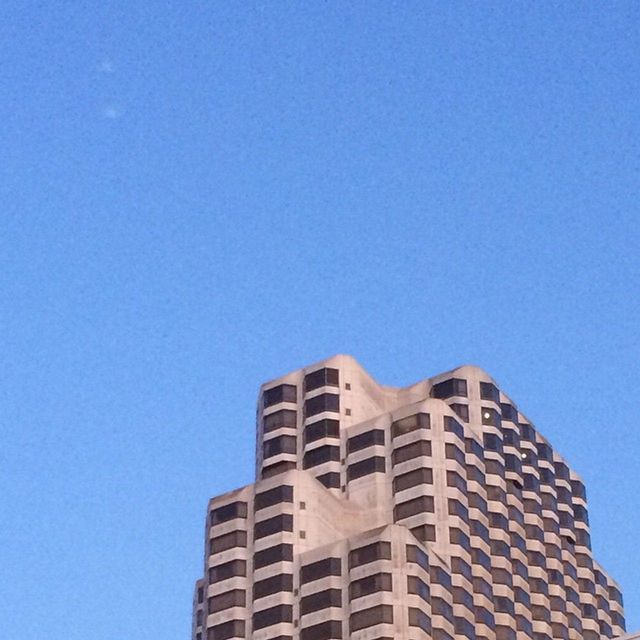 a building in san francisco, taken on my walk from the office to the hotel i stayed at last time