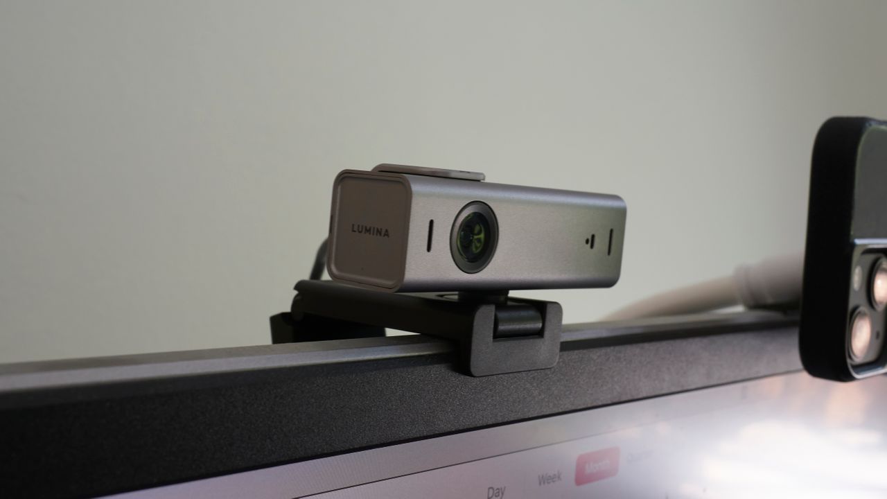 Lumina camera