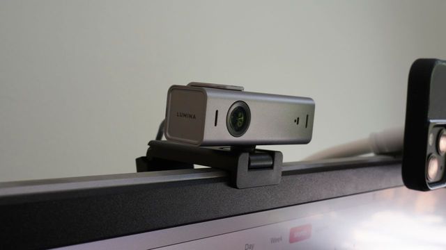 Lumina camera